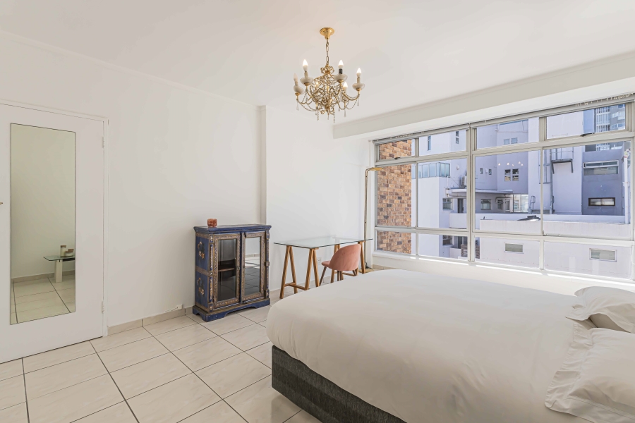 3 Bedroom Property for Sale in Sea Point Western Cape